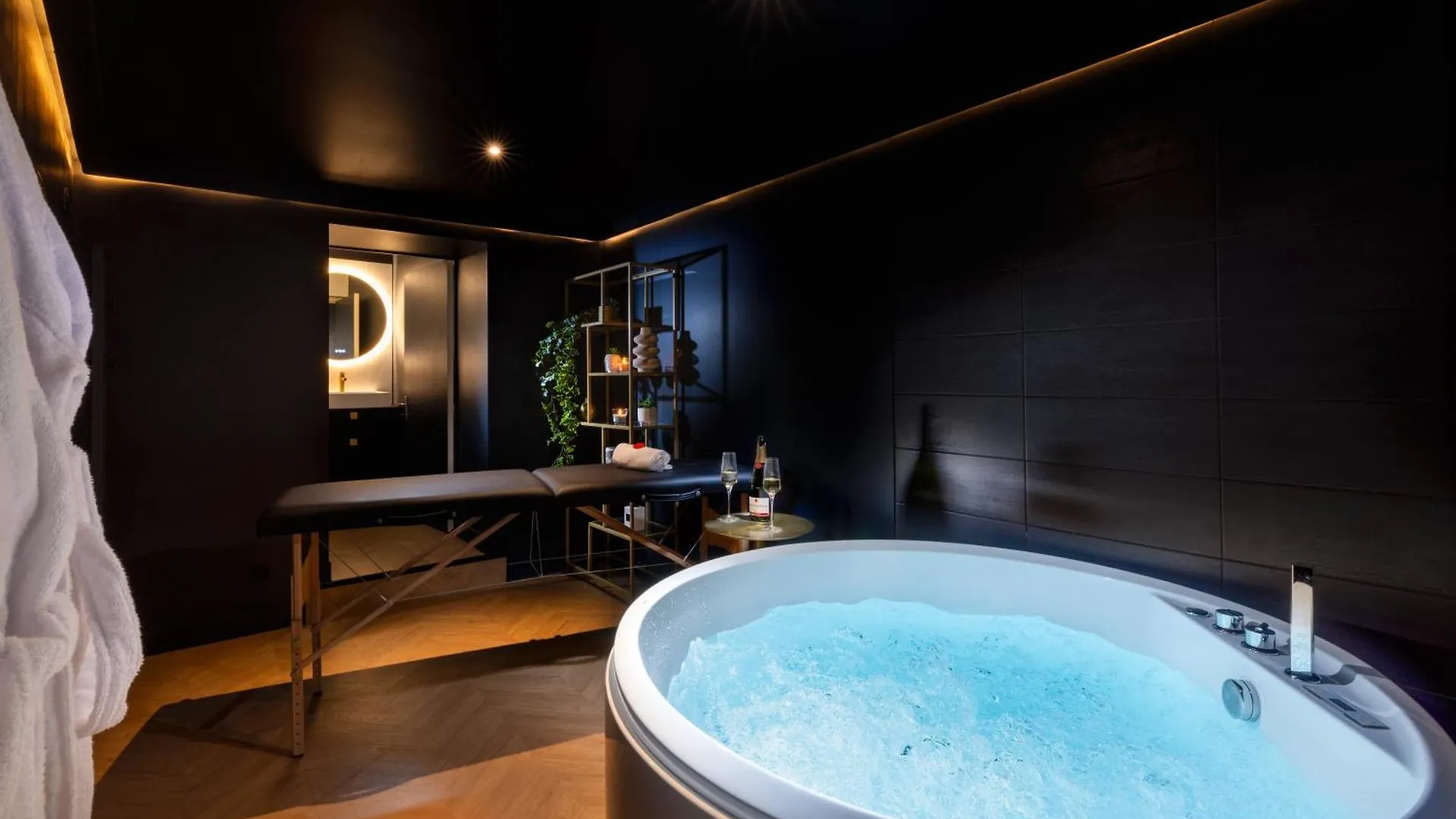 شقة Luxury Suite Romantic Getaway With Jacuzzi كاسْتْرْ فرنسا